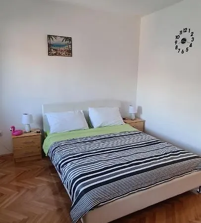 Smartstar Apartment
